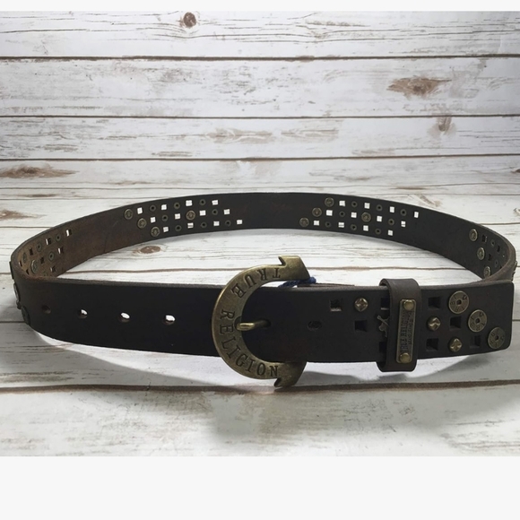 NWT Women's True Religion Buddah Hardware Logo Studded Leather Belt - Picture 3 of 5